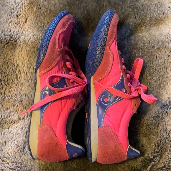 Saucony women’s lifestyle sneakers - Picture 2 of 5